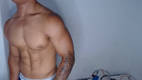 Dominic online show from November 2025 04:18:01 PM