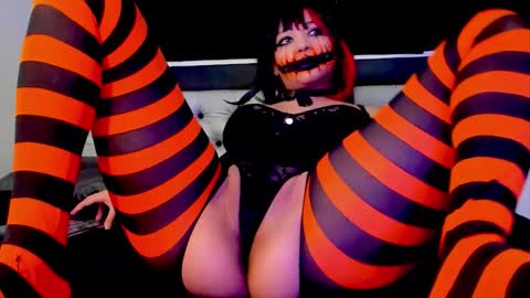 Lore Depp online show from October 2025 04:42:01 AM