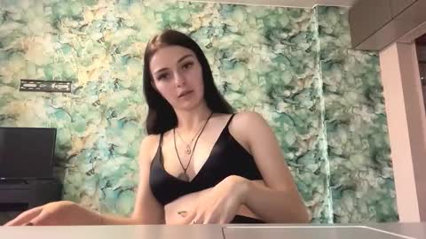 Olivia online show from September 2025 12:15:02 PM