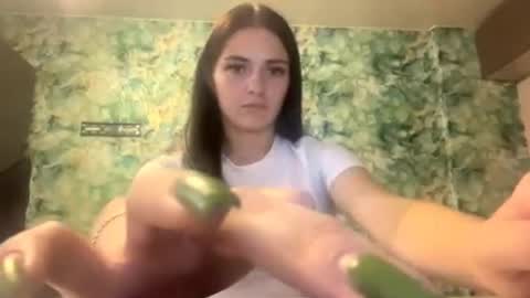 Olivia online show from September 2025 12:38:02 PM