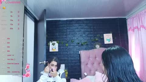 Loren online show from September 2025 08:33:01 PM