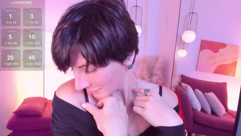 Loren online show from October 2025 02:25:02 PM