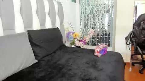 Loren   online show from June 2026 11:34:01 AM