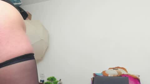 Snapshot of lorena422 chatting on May 2026 05:10:01 PM Hi Im Lorena an independent model Im waiting for you for any craziness you dream of... online show from May 2026 05:10:01 PM