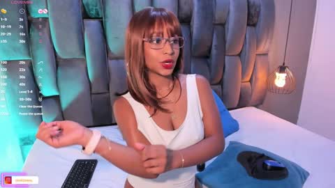 Lorena Vieira  online show from January 2025 10:19:01 PM