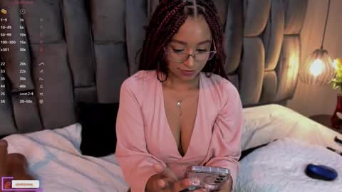 Lorena Vieira  online show from February 2025 11:26:02 PM