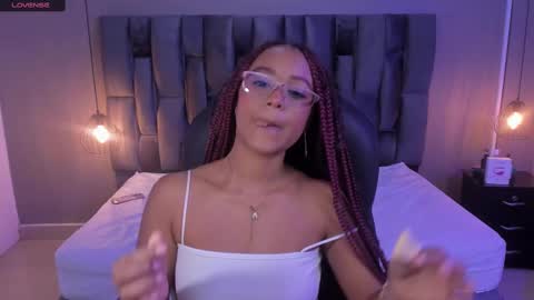 Lorena Vieira  online show from February 2025 05:58:01 PM