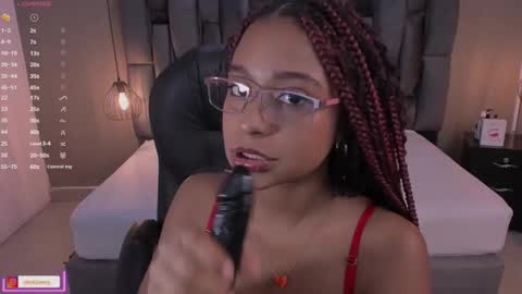 Lorena Vieira  online show from March 2025 05:08:02 PM