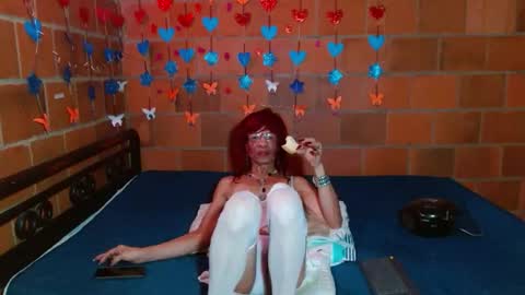 Snapshot of lorenacapelli chatting on October 2025 01:04:02 AM Lorena Capelli online show from October 2025 01:04:02 AM