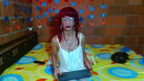 Snapshot of lorenacapelli chatting on October 2025 11:43:01 AM Lorena Capelli online show from October 2025 11:43:01 AM