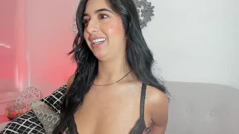 L O R E N online show from December 2024 06:59:01 PM