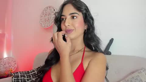 L O R E N online show from January 2025 05:49:01 PM