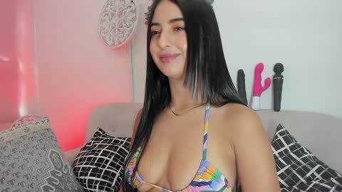 L O R E N online show from January 2025 01:45:02 PM