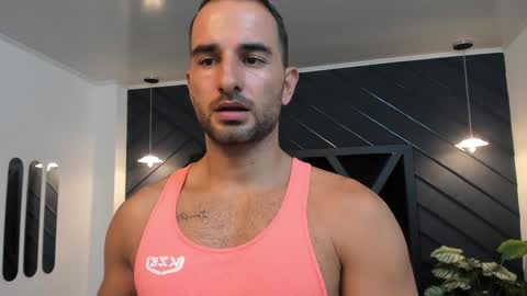  L O R E N Z O  Thumbs Up help  online show from January 2025 05:44:01 PM