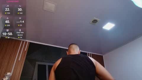 Snapshot of lorenzo_walker_ chatting on April 2026 05:17:02 PM L O R E N Z O Thumbs Up help online show from April 2026 05:17:02 PM
