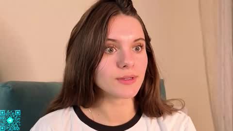 Chloe for Fan BlackHole online show from September 2025 05:51:02 PM