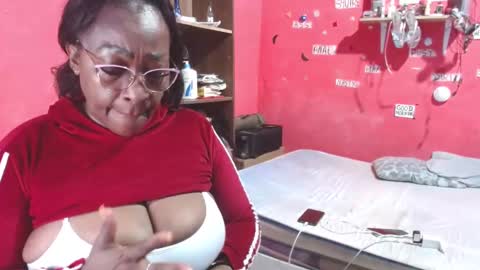 loretybighot online show from October 2025 12:03:02 PM