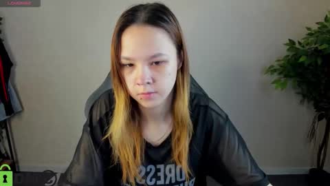 Snapshot of lori_blossom chatting on February 2026 06:11:02 AM LORI online show from February 2026 06:11:02 AM