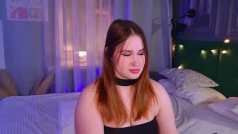 Lori online show from November 2025 07:02:02 PM