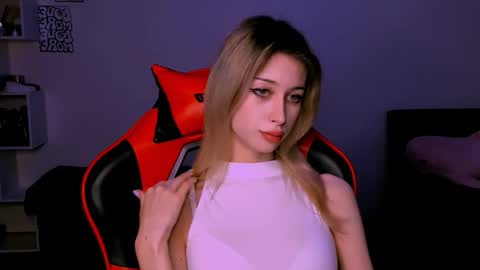 Lori online show from October 2025 06:21:01 PM