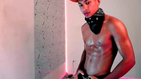 Snapshot of lorian_vikel chatting on September 2025 10:02:01 PM Lorian Vikel online show from September 2025 10:02:01 PM