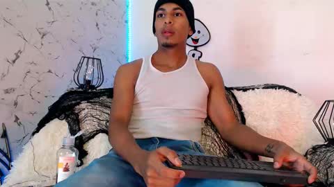 Snapshot of lorian_vikel chatting on October 2025 09:45:02 PM Lorian Vikel online show from October 2025 09:45:02 PM