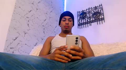 Snapshot of lorian_vikel chatting on October 2025 10:10:01 PM Lorian Vikel online show from October 2025 10:10:01 PM