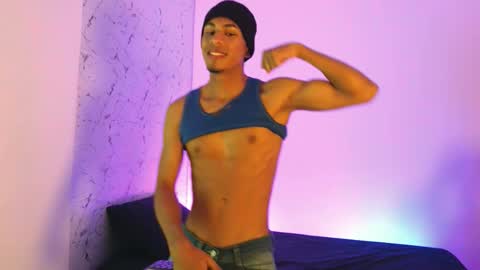 Snapshot of lorian_vikel chatting on November 2025 09:09:01 PM Lorian Vikel online show from November 2025 09:09:01 PM