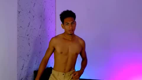 Lorian Vikel  online show from March 2026 11:41:01 PM