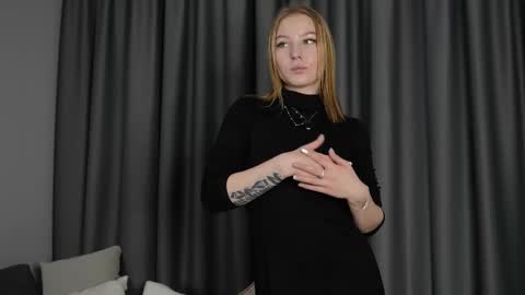 Snapshot of lornaelin chatting on November 2025 10:37:01 AM Dia 700-1630Rose 1900-430UTC1 online show from November 2025 10:37:01 AM