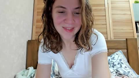 Snapshot of lost_moon chatting on November 2025 01:42:01 AM lost_moon online show from November 2025 01:42:01 AM