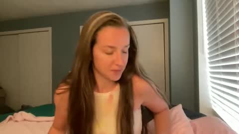 lothlori online show from April 2026 11:06:01 PM