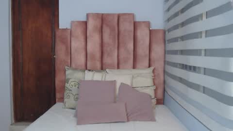  Lou Rosse  online show from February 2025 08:28:02 PM