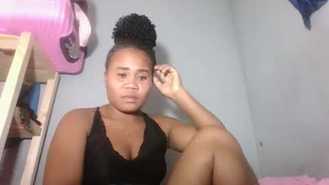 Snapshot of louane98 chatting on February 2026 03:07:01 PM louane98 online show from February 2026 03:07:01 PM