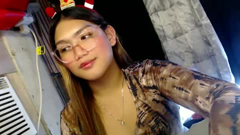 Snapshot of louheart chatting on December 2024 07:35:01 PM Sweet online show from December 2024 07:35:01 PM