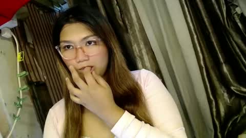 Snapshot of louheart chatting on February 2025 03:01:02 PM Sweet online show from February 2025 03:01:02 PM