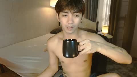 Snapshot of louieismy_name chatting on December 2024 01:04:02 AM ignot ursh online show from December 2024 01:04:02 AM