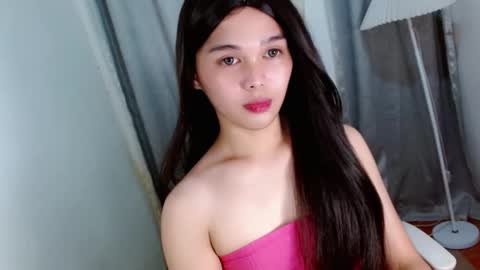 louilalicious online show from November 2025 06:13:02 AM