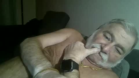 louis_chokdee online show from December 2024 06:02:02 PM