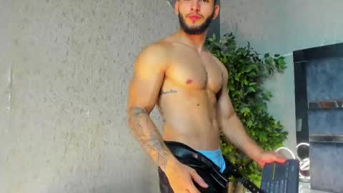 Louis online show from November 2025 10:25:01 PM