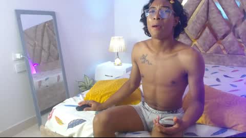 Snapshot of louis_hardstar chatting on December 2024 01:58:02 AM Louis Valdz online show from December 2024 01:58:02 AM