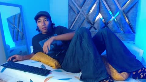 Snapshot of louis_hardstar chatting on January 2025 09:08:02 PM Louis Valdz online show from January 2025 09:08:02 PM