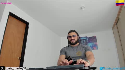 louis_marley_ online show from March 2025 07:27:02 PM