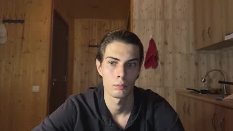 Snapshot of louis_preston chatting on November 2025 04:42:01 PM Mark online show from November 2025 04:42:01 PM