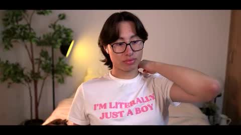 Louis online show from November 2025 04:23:02 AM