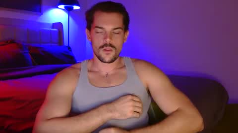 Snapshot of louisvalmer chatting on November 2025 03:05:02 AM Louis Valmer online show from November 2025 03:05:02 AM