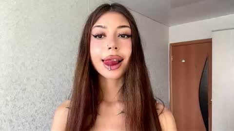 Snapshot of louiswawrzyniak chatting on July 2026 10:39:01 AM Flora online show from July 2026 10:39:01 AM