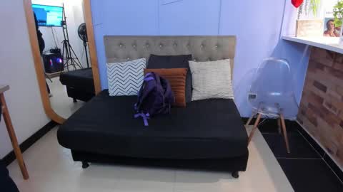 Louren Fox online show from November 2025 11:24:02 AM