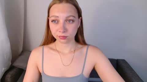Snapshot of love_bella_ chatting on June 2026 12:02:02 AM love bella online show from June 2026 12:02:02 AM