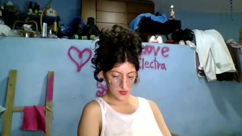 love_electra online show from October 2025 03:43:01 PM